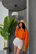 CROP GÖMLEK BEYAZ YAKA VE ETİKET DETAYLI - Orange resmi